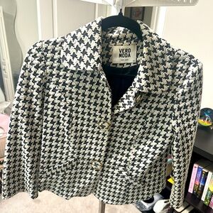 Vero Moda, size 34 houndstooth blazer